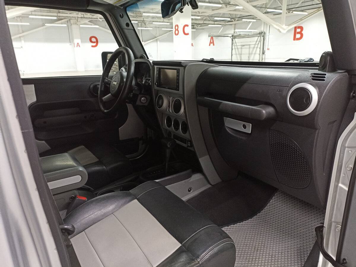 Купить Jeep Wrangler с пробегом. Фото: #10