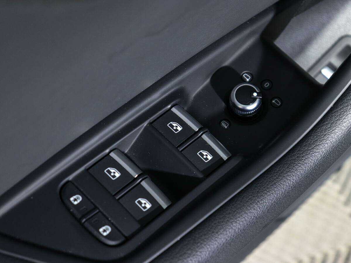 Купить Audi A4 с пробегом. Фото: #15