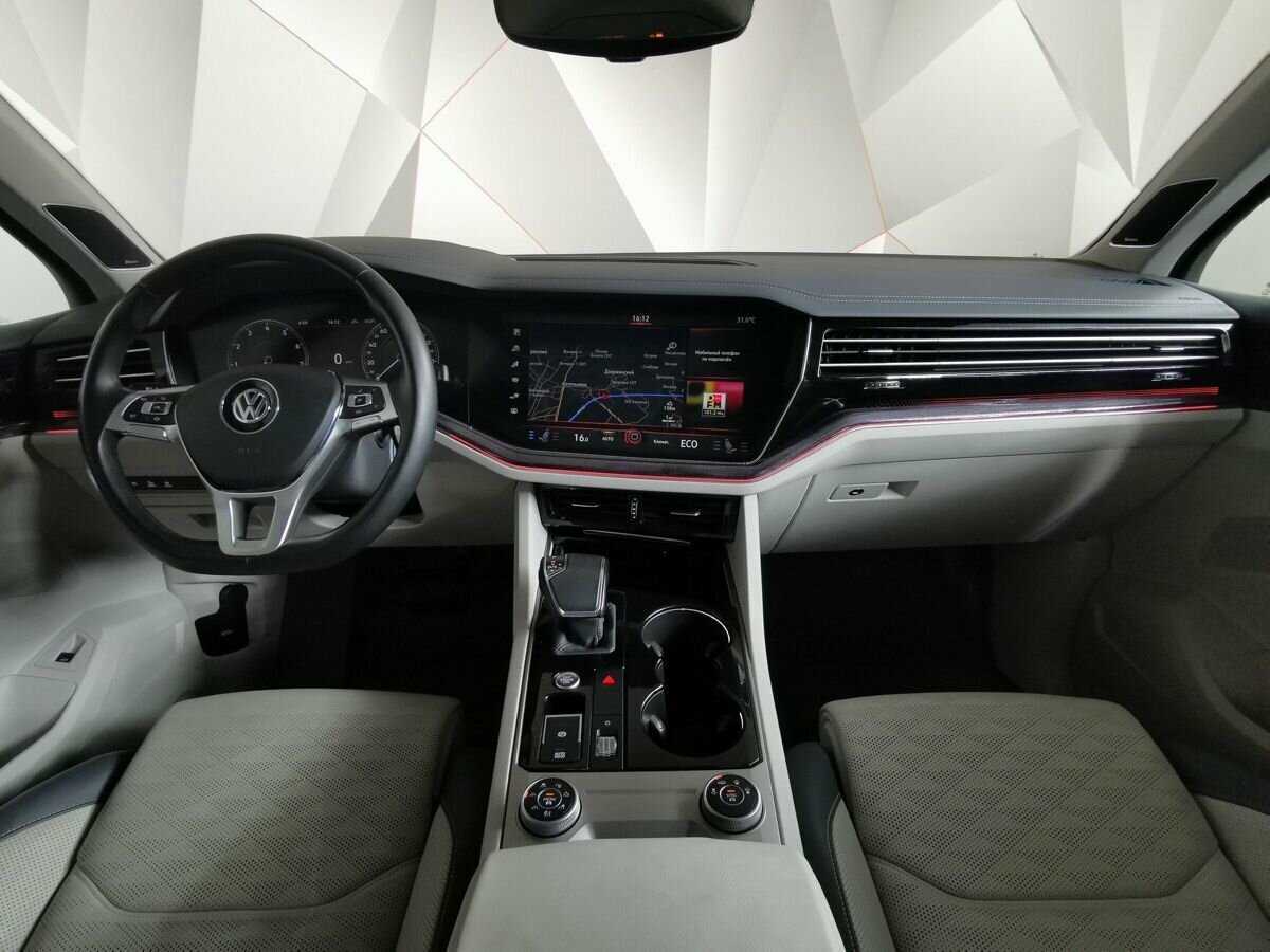Купить Volkswagen Touareg с пробегом. Фото: #9