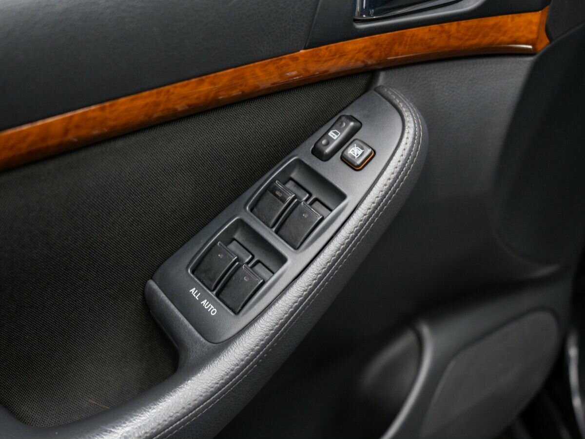 Купить Toyota Avensis с пробегом. Фото: #11