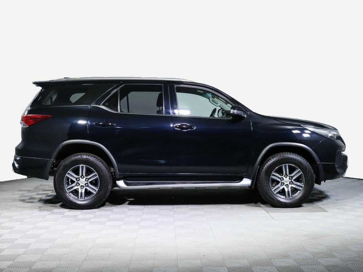 Купить Toyota Fortuner с пробегом. Фото: #3