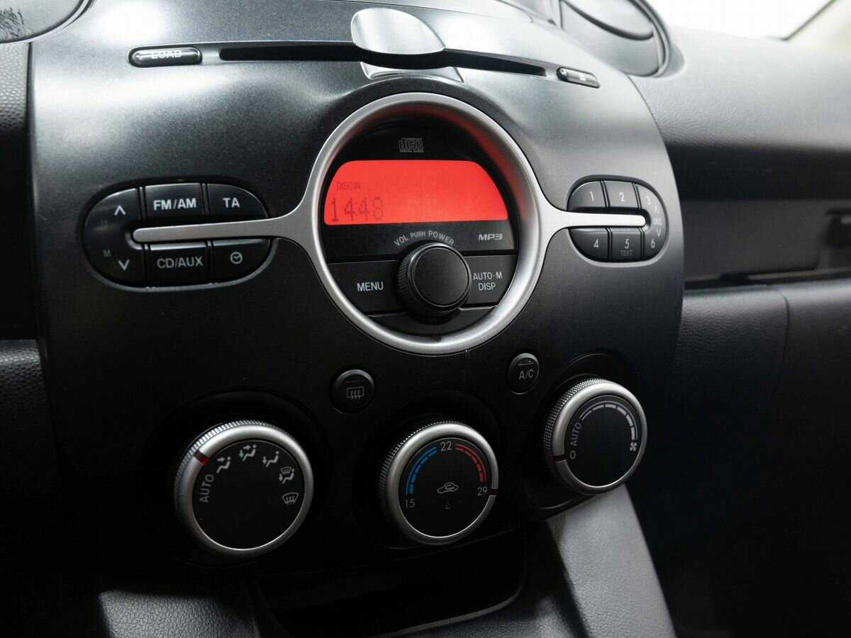 Купить Mazda 2 с пробегом. Фото: #20