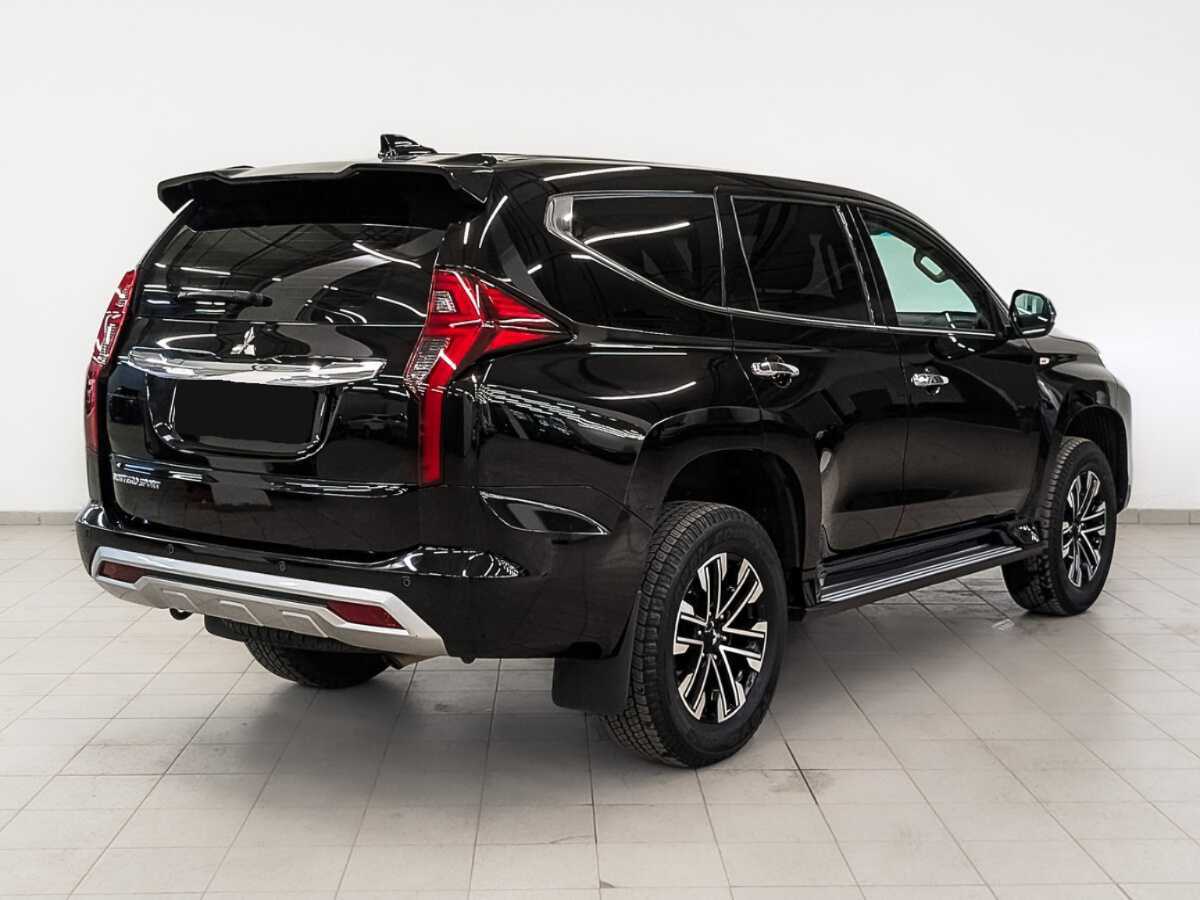 Купить Mitsubishi Montero Sport с пробегом. Фото: #4