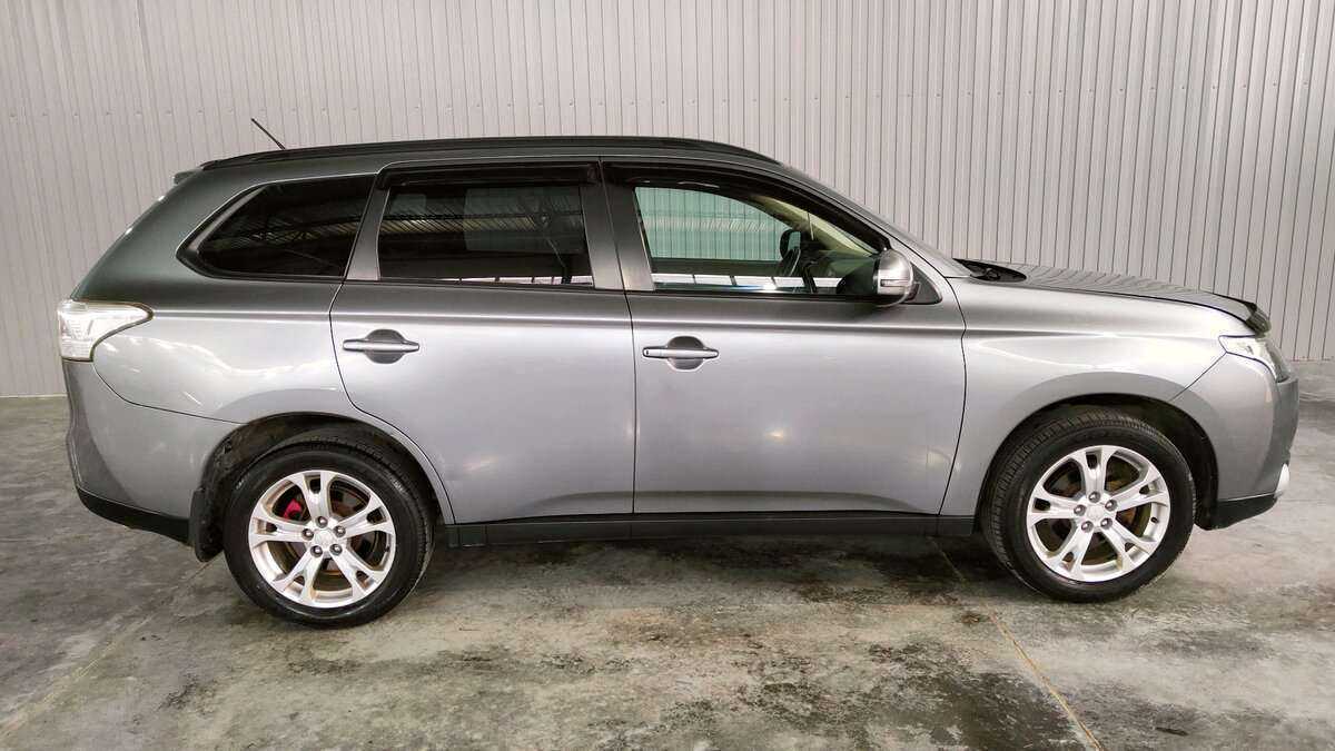 Купить Mitsubishi Outlander с пробегом. Фото: #3