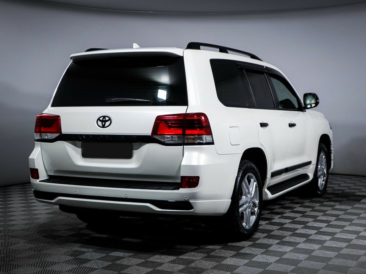 Купить Toyota Land Cruiser с пробегом. Фото: #4