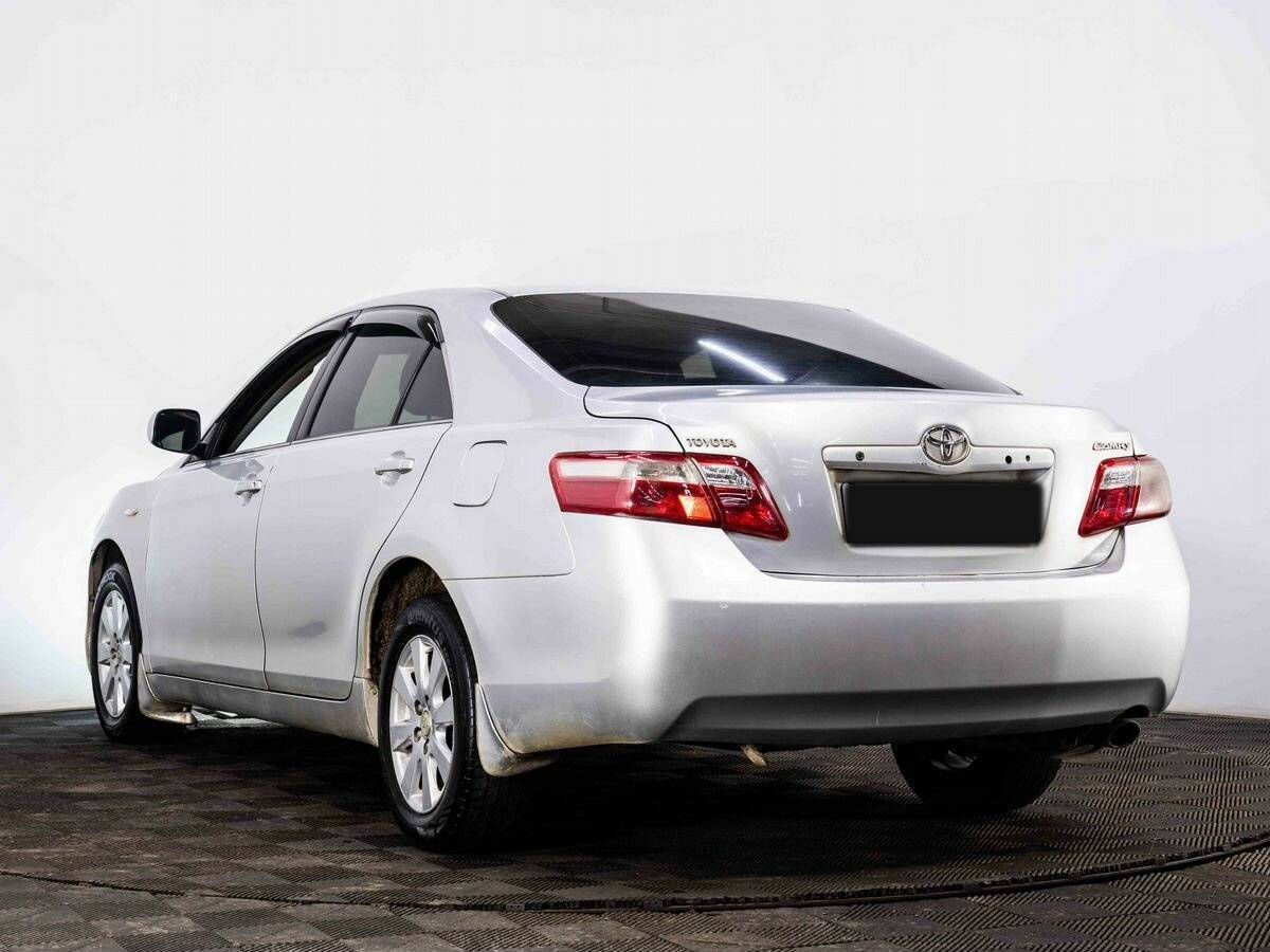 Купить Toyota Camry с пробегом. Фото: #3