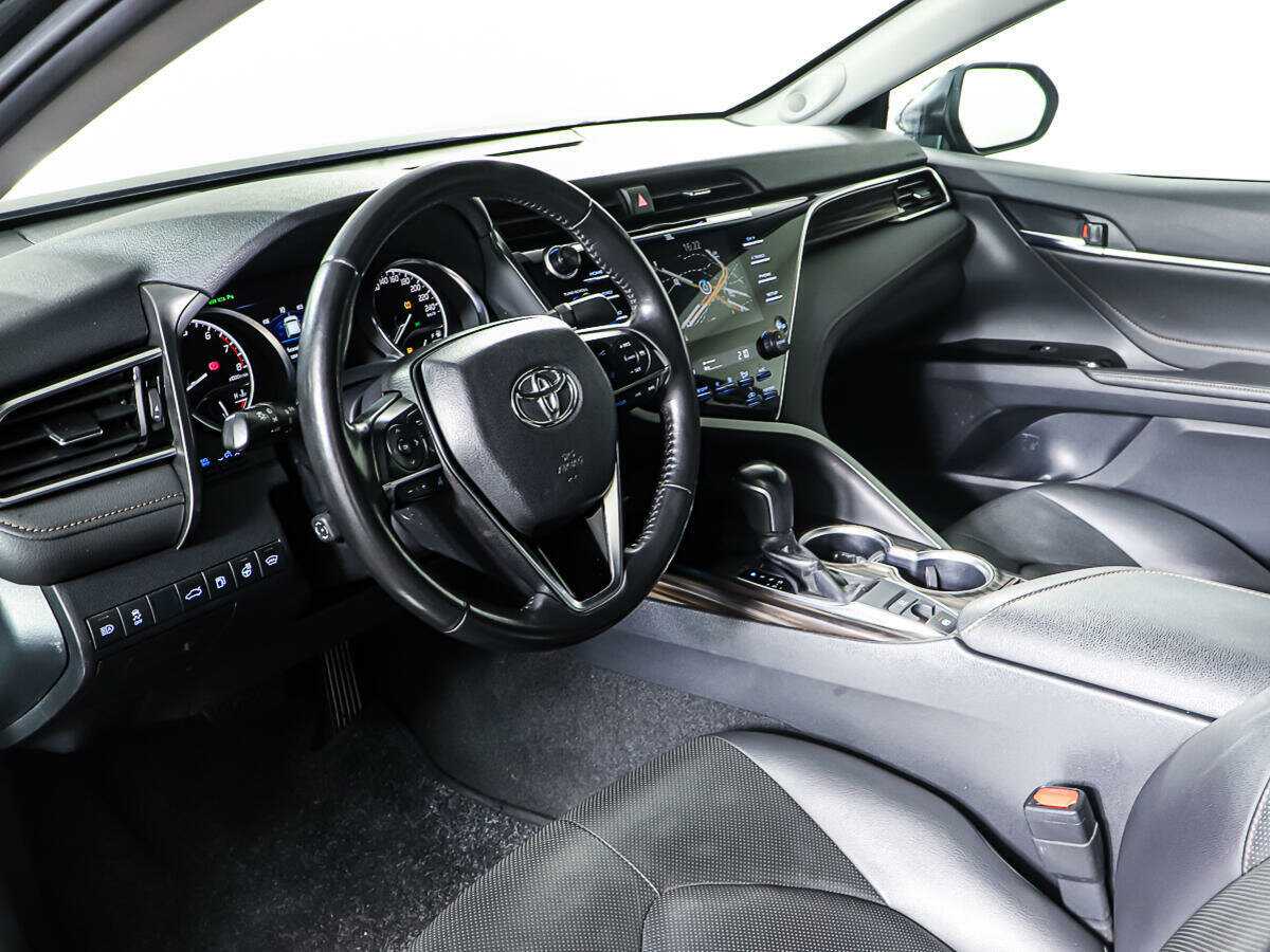Купить Toyota Camry с пробегом. Фото: #14