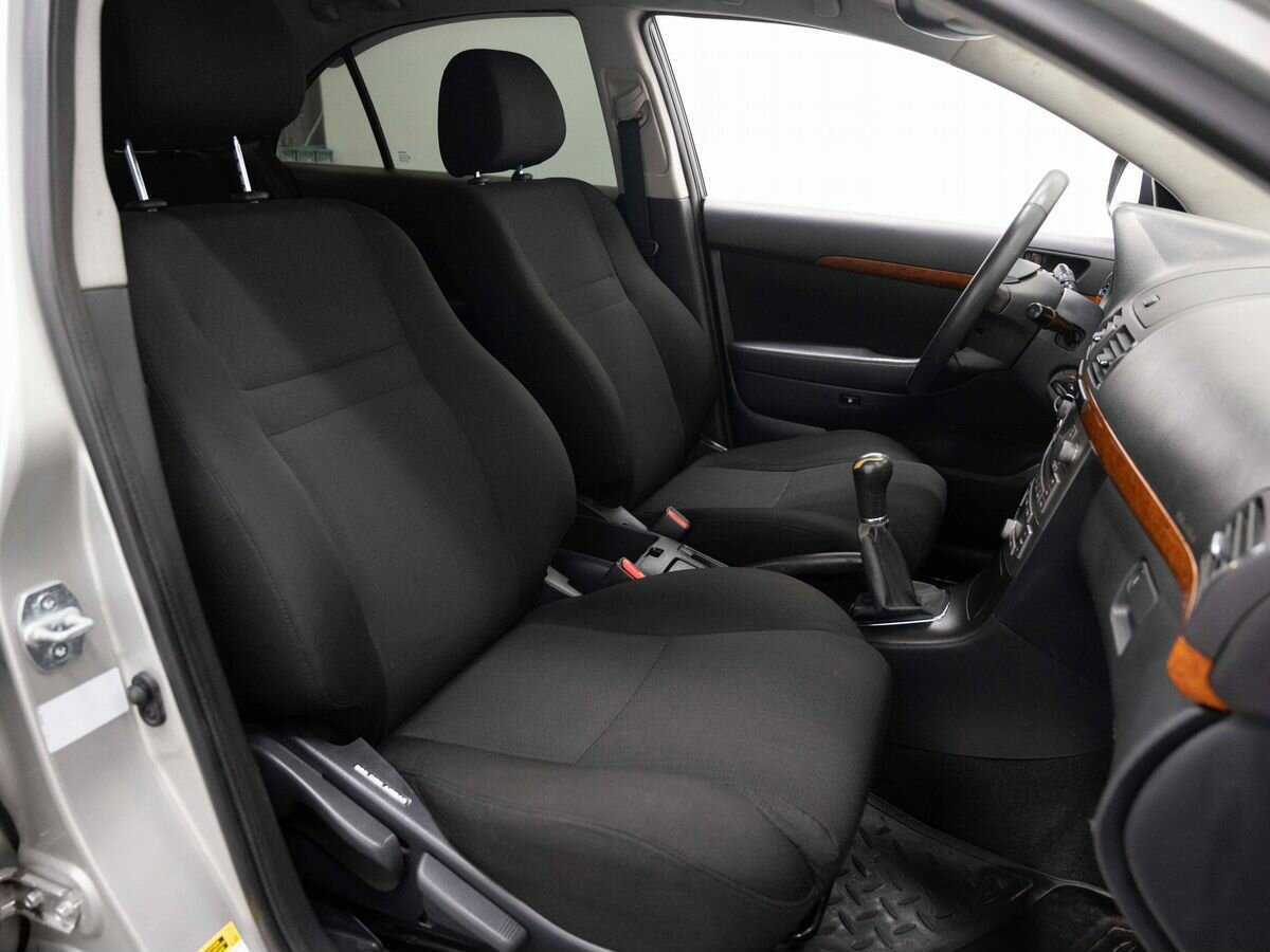 Купить Toyota Avensis с пробегом. Фото: #11