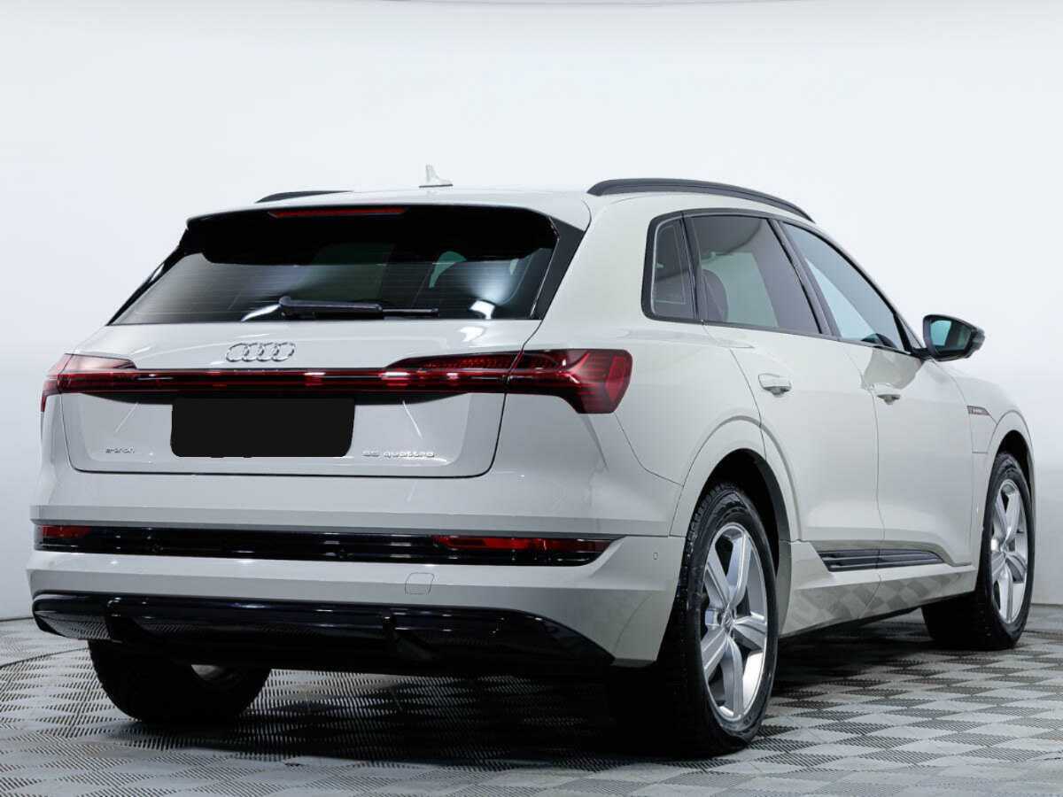 Купить Audi e-tron с пробегом. Фото: #3