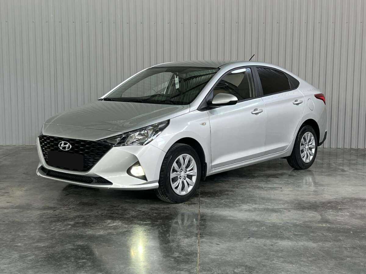 Купить Hyundai Solaris с пробегом. Фото: #0