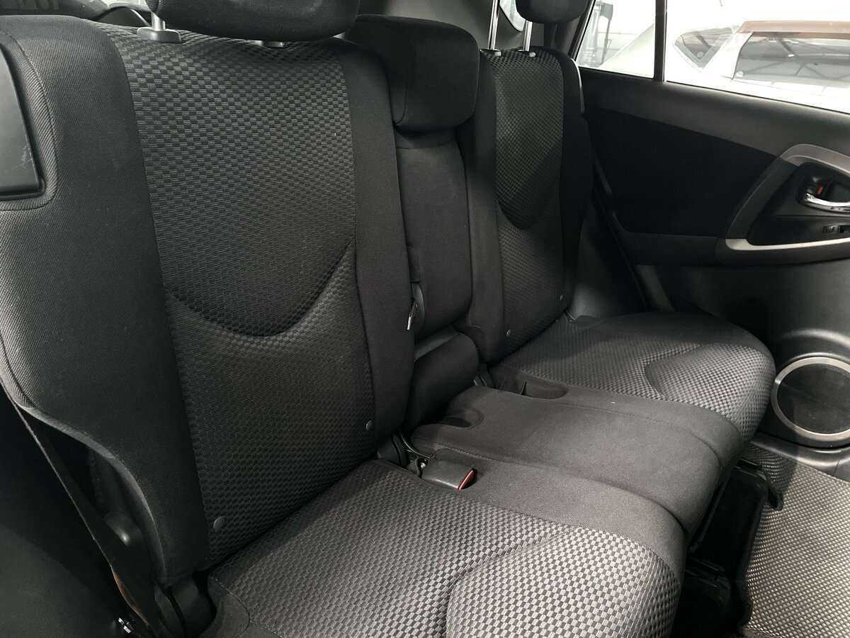Купить Toyota RAV4 с пробегом. Фото: #12