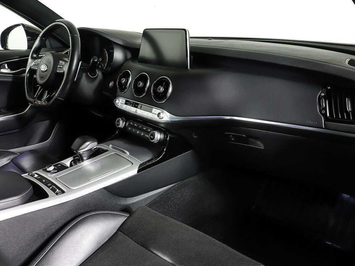 Купить Kia Stinger с пробегом. Фото: #8