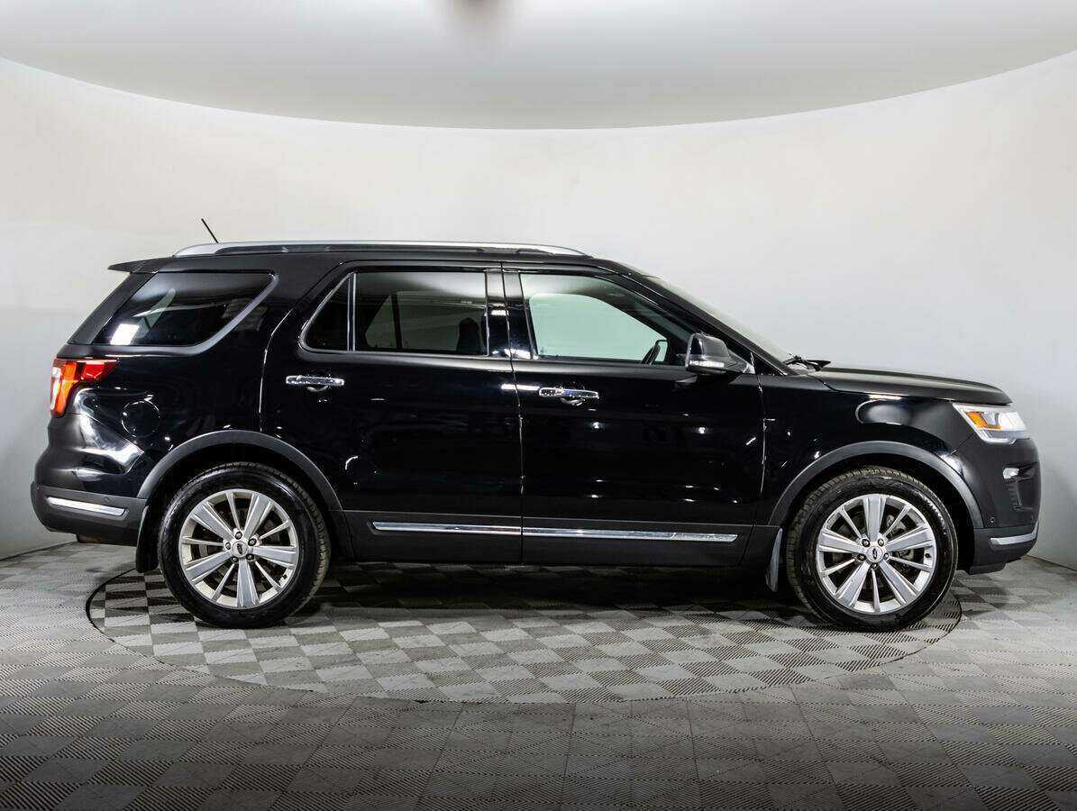 Купить Ford Explorer с пробегом. Фото: #3