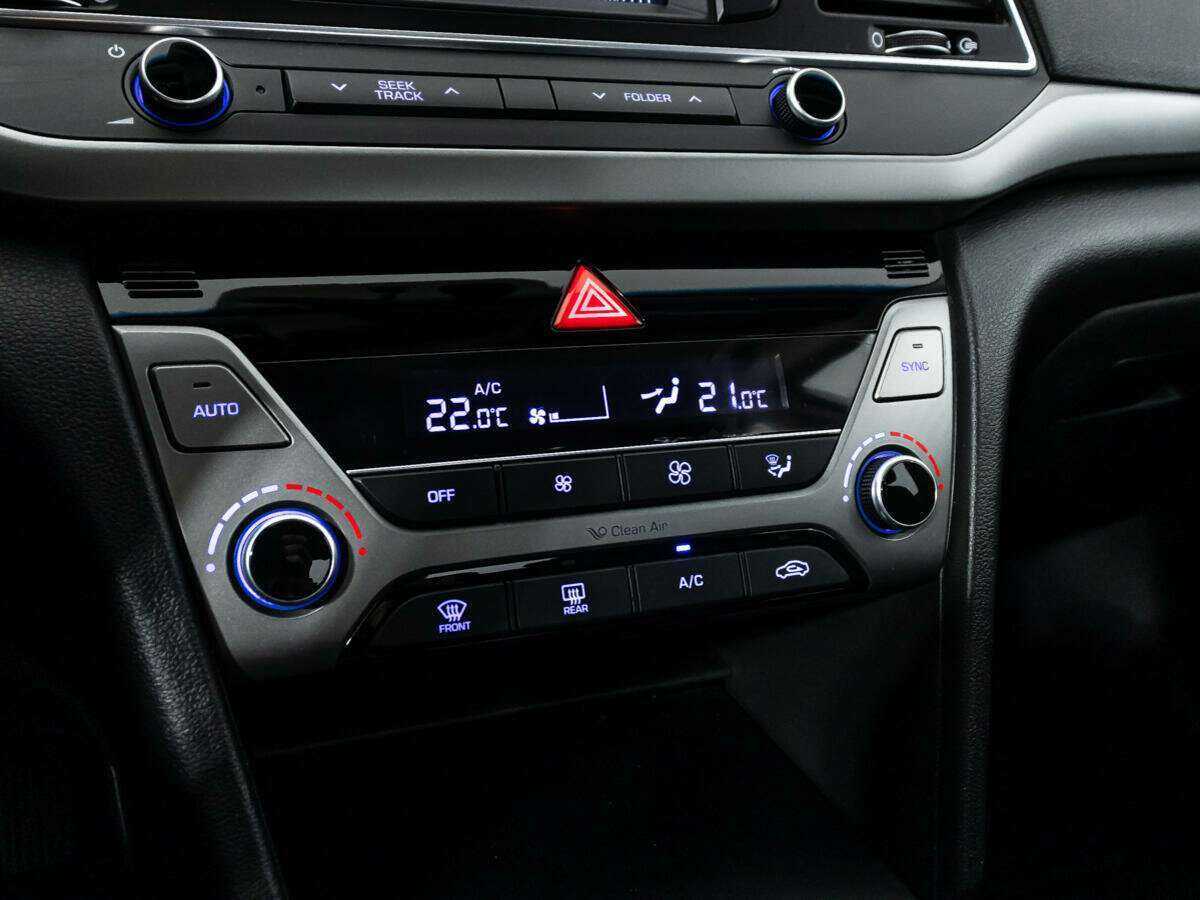 Купить Hyundai Elantra с пробегом. Фото: #15