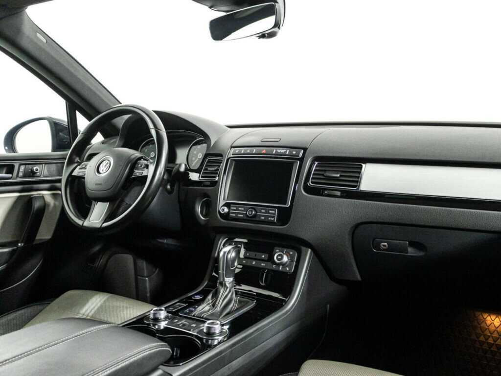 Купить Volkswagen Touareg с пробегом. Фото: #8