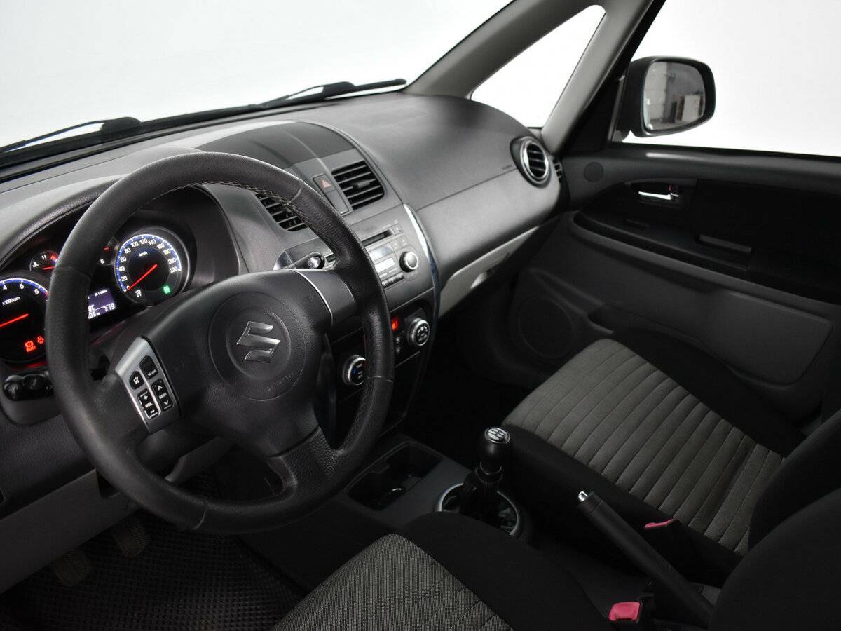 Купить Suzuki SX4 с пробегом. Фото: #8
