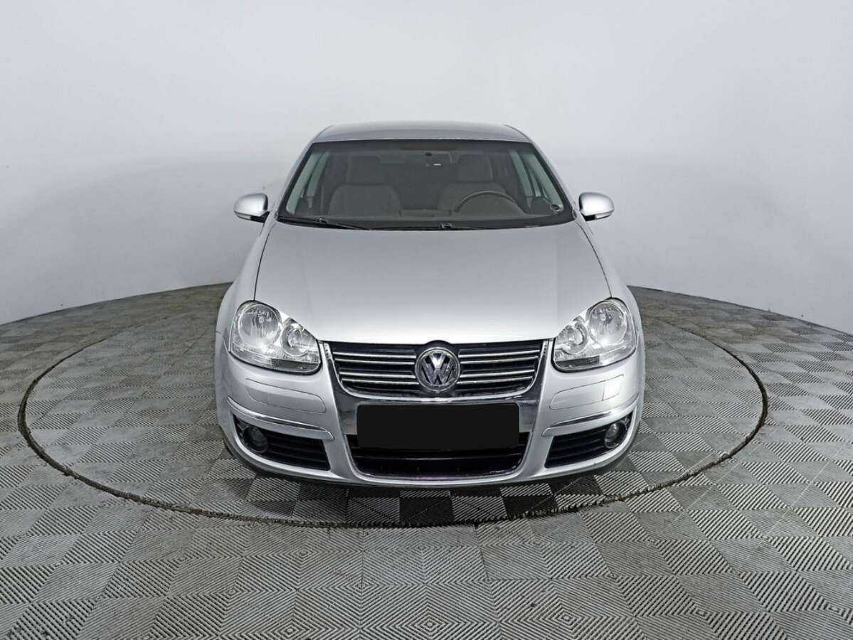 Купить Volkswagen Jetta с пробегом. Фото: #1