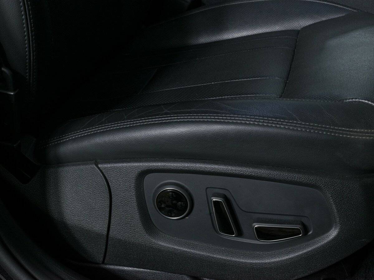 Купить Genesis G80 с пробегом. Фото: #18