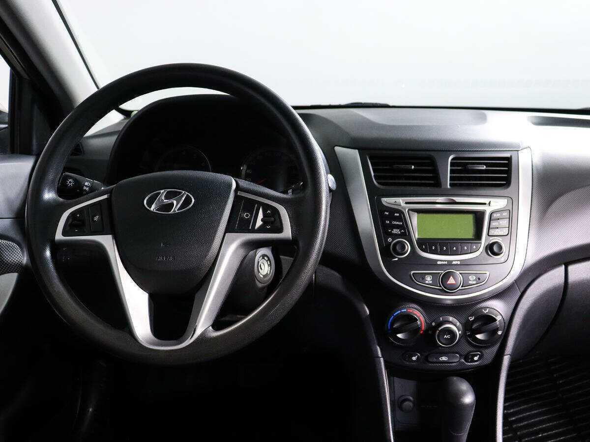 Купить Hyundai Solaris с пробегом. Фото: #10