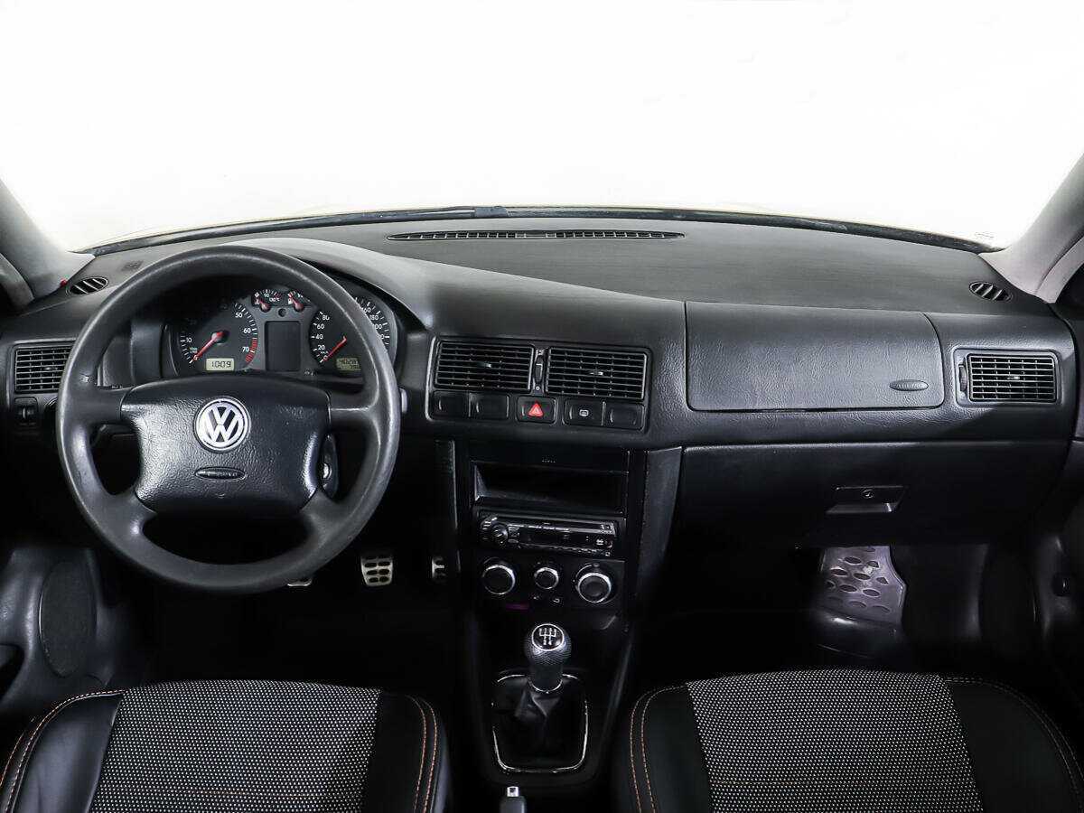 Купить Volkswagen Golf с пробегом. Фото: #10