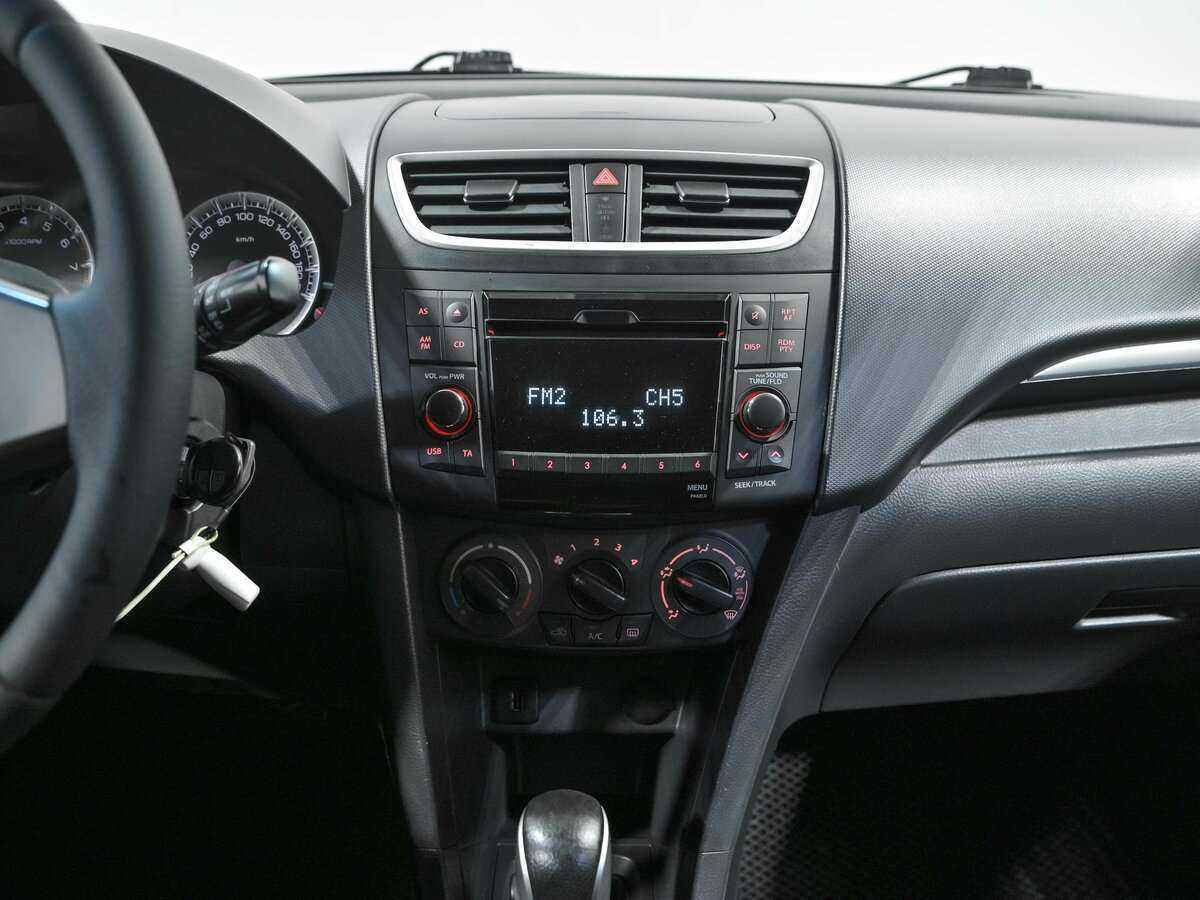 Купить Suzuki Swift с пробегом. Фото: #9