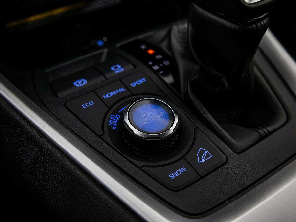 Купить Toyota RAV4 с пробегом. Фото: #15