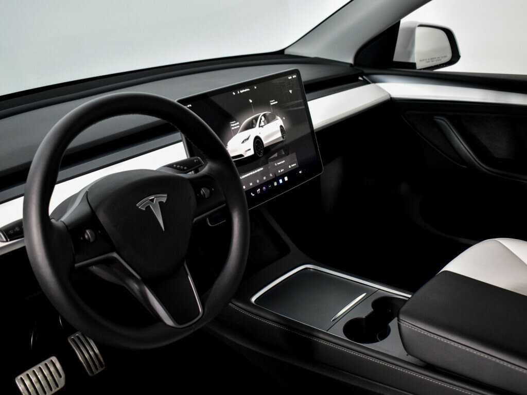 Купить Tesla Model Y с пробегом. Фото: #14