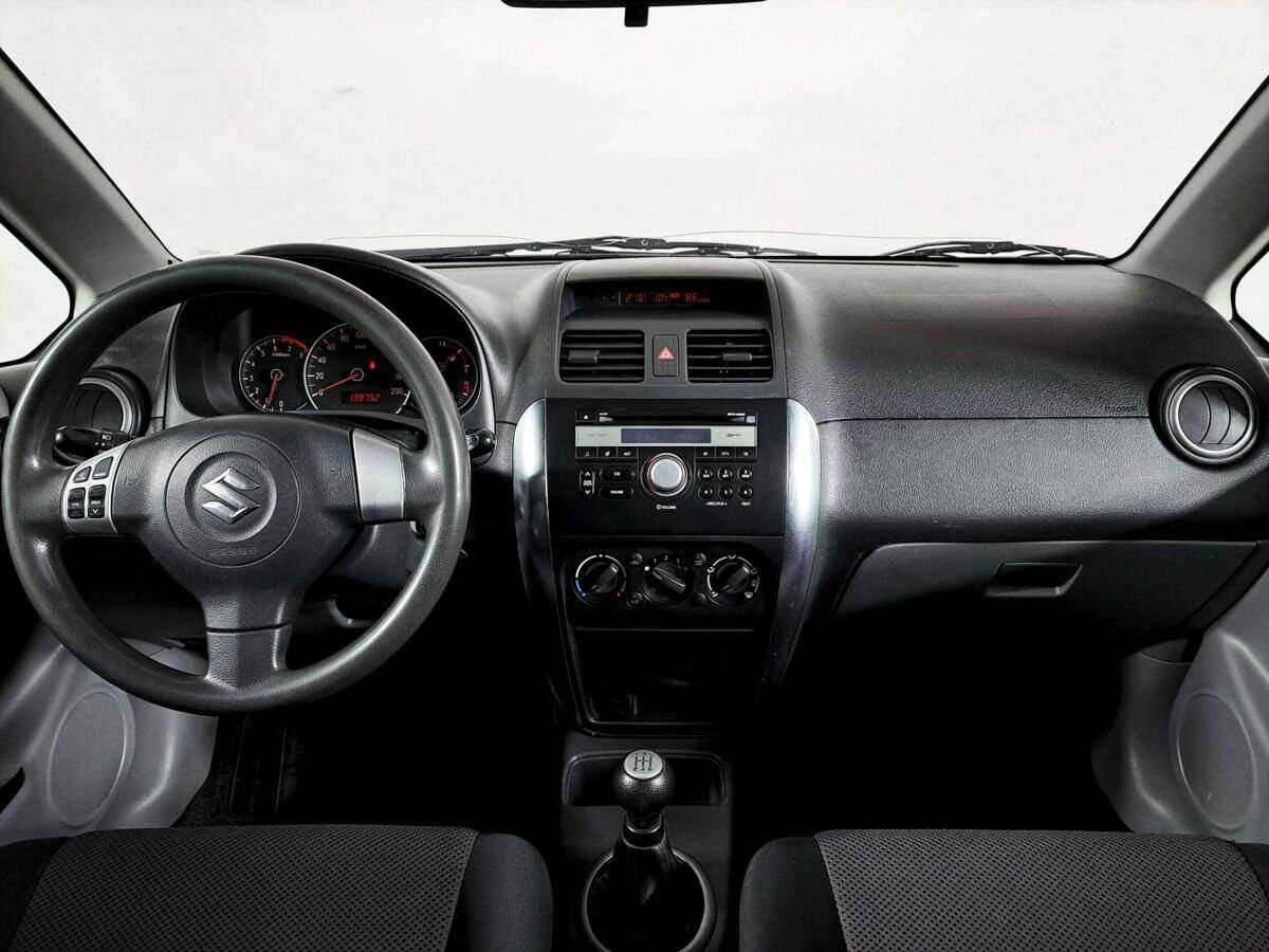 Купить Suzuki SX4 с пробегом. Фото: #8