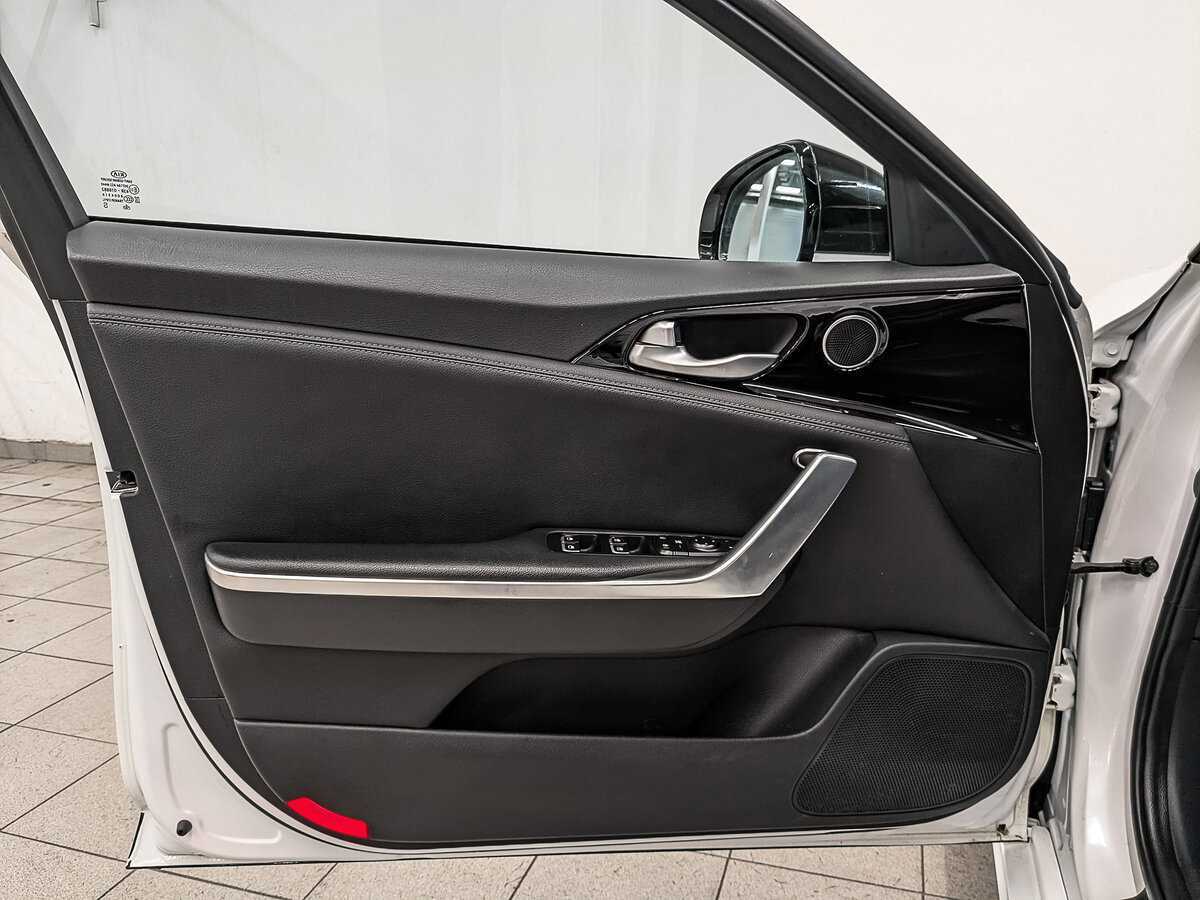 Купить Kia Stinger с пробегом. Фото: #16