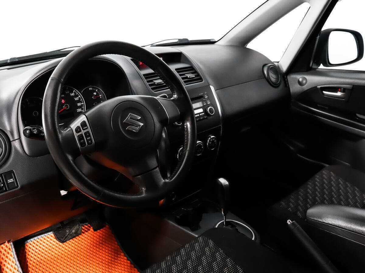 Купить Suzuki SX4 с пробегом. Фото: #8