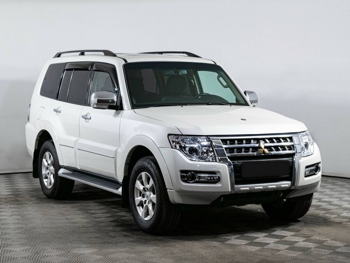 Купить Mitsubishi Pajero с пробегом. Фото: #2