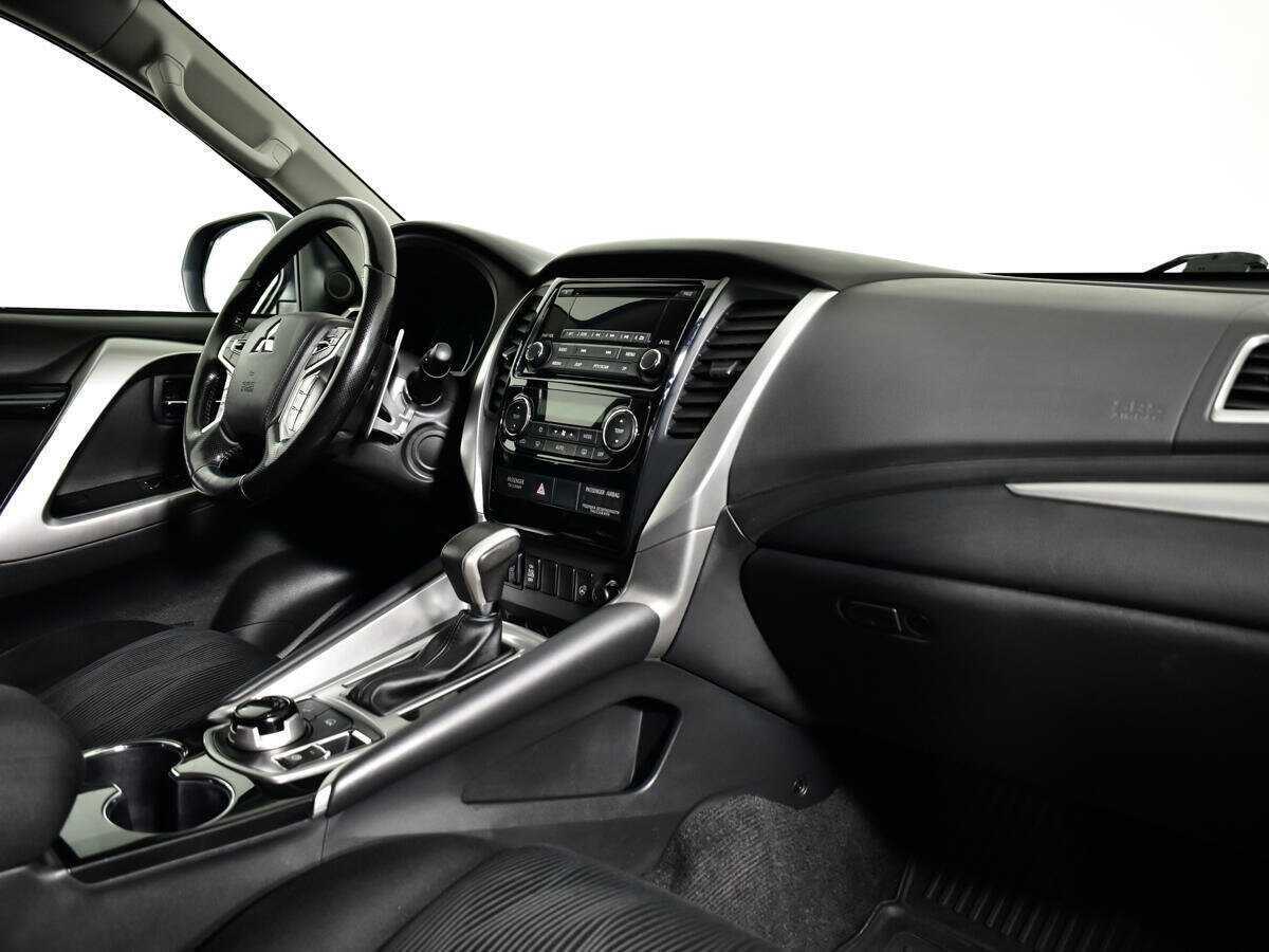 Купить Mitsubishi Pajero Sport с пробегом. Фото: #8