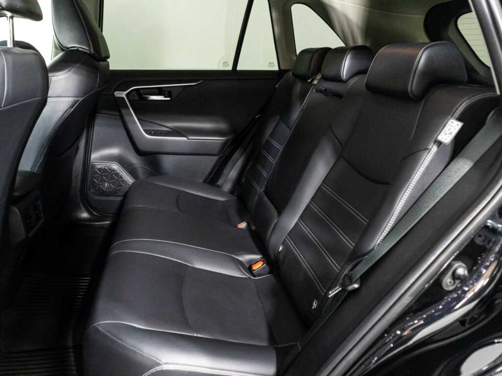 Купить Toyota RAV4 с пробегом. Фото: #9
