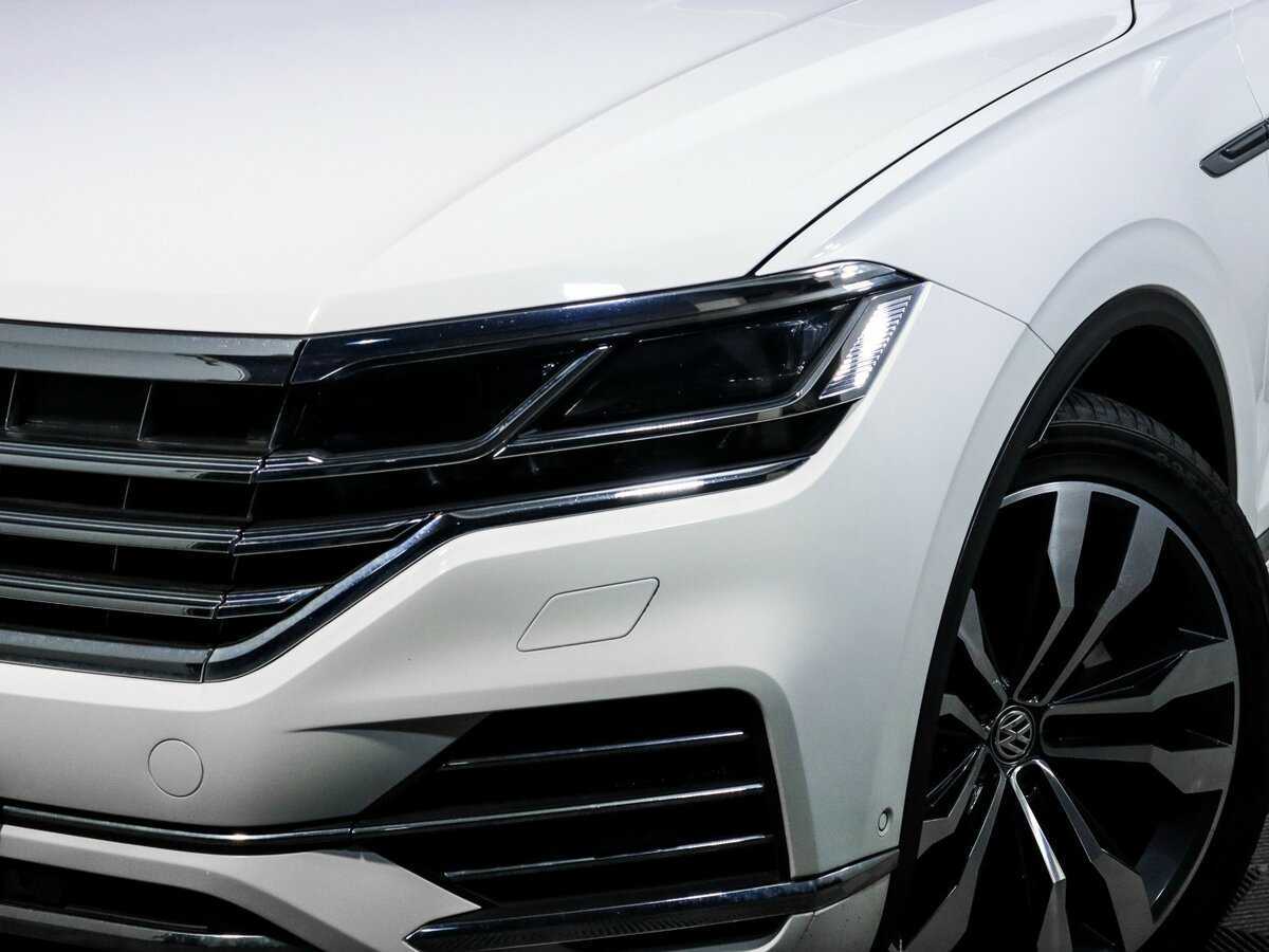 Купить Volkswagen Touareg с пробегом. Фото: #15
