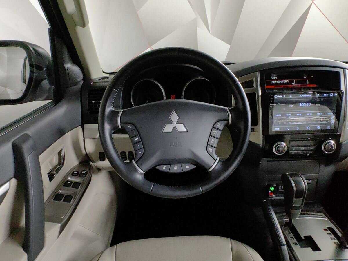 Купить Mitsubishi Pajero с пробегом. Фото: #14