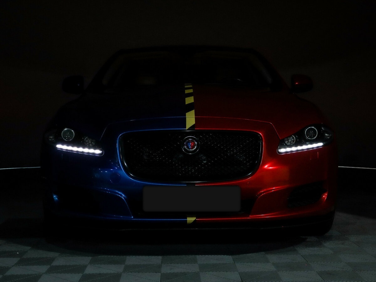Купить Jaguar XJ с пробегом. Фото: #18