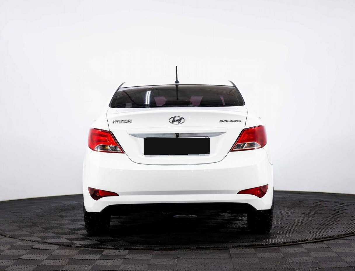 Купить Hyundai Solaris с пробегом. Фото: #4