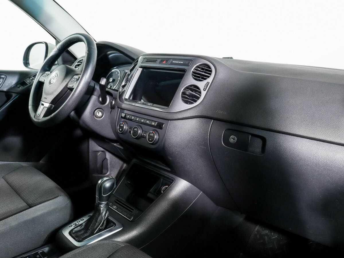 Купить Volkswagen Tiguan с пробегом. Фото: #8