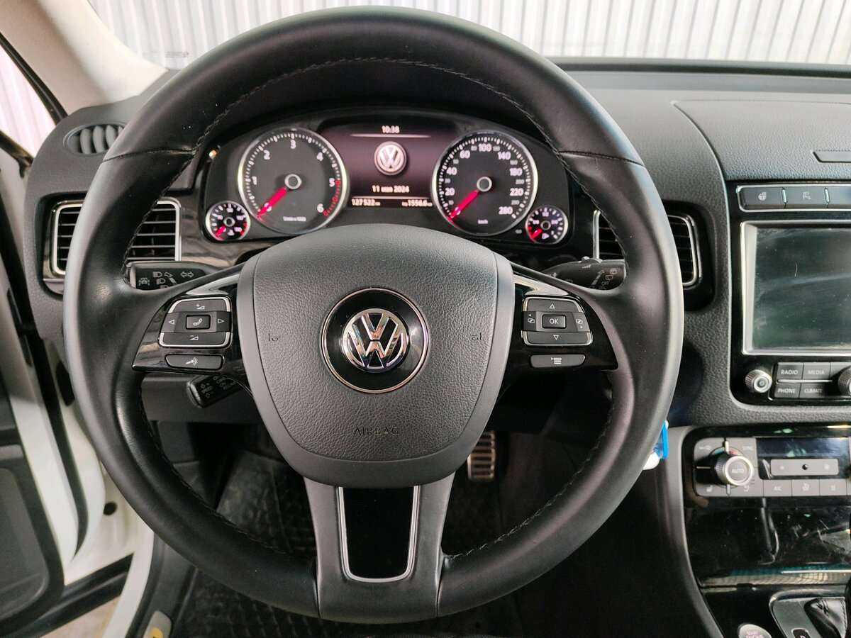 Купить Volkswagen Touareg с пробегом. Фото: #9