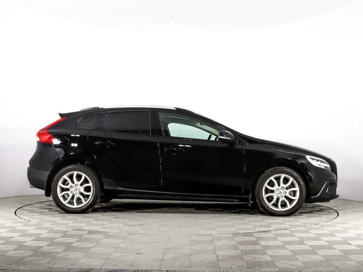Купить Volvo V40 Cross Country с пробегом. Фото: #3