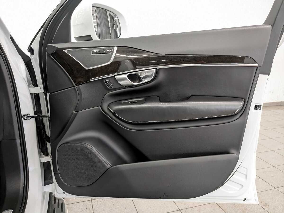 Купить Volvo XC90 с пробегом. Фото: #24