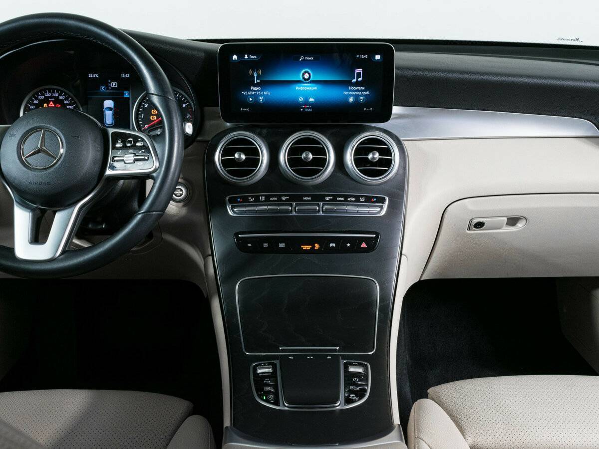 Купить Mercedes-Benz GLC с пробегом. Фото: #11