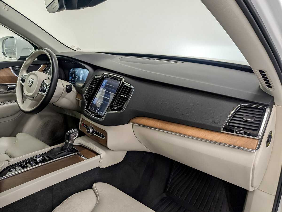 Купить Volvo XC90 с пробегом. Фото: #10