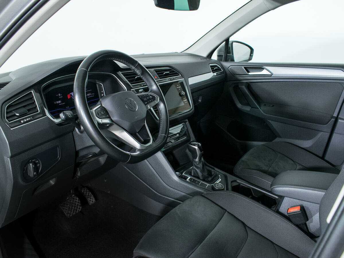 Купить Volkswagen Tiguan с пробегом. Фото: #11