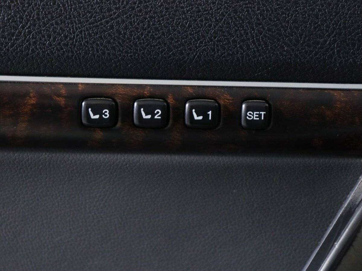 Купить Toyota Land Cruiser с пробегом. Фото: #16