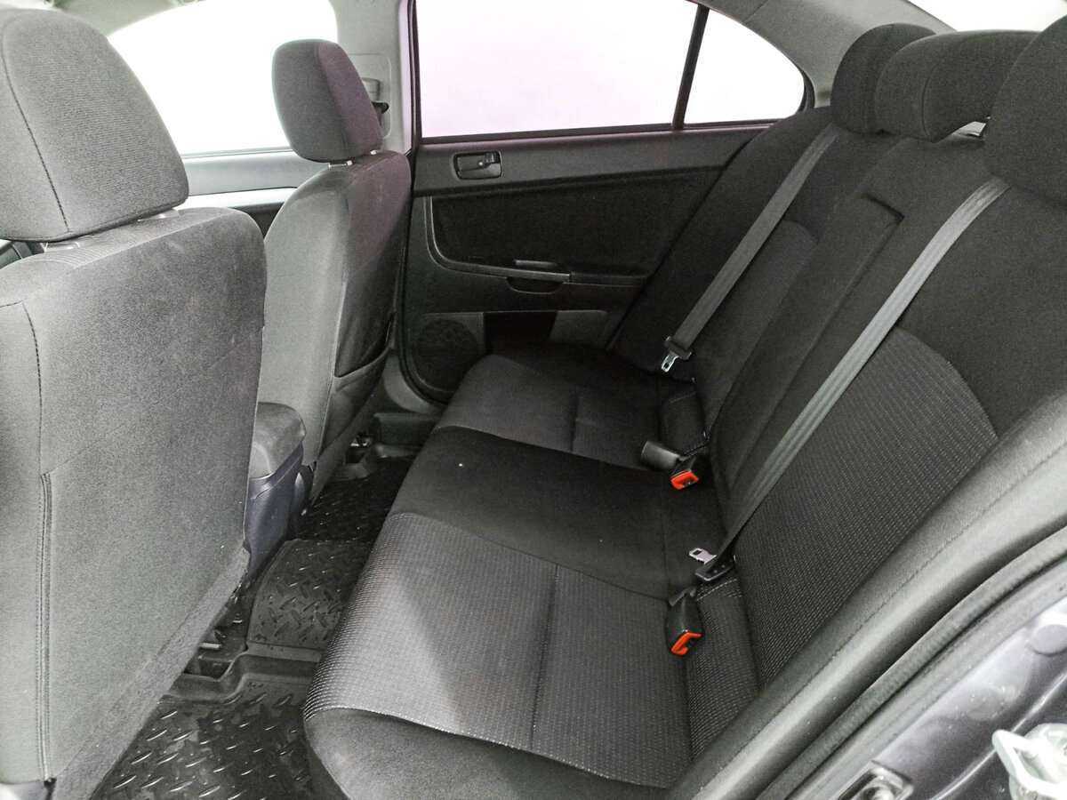 Купить Mitsubishi Lancer с пробегом. Фото: #9