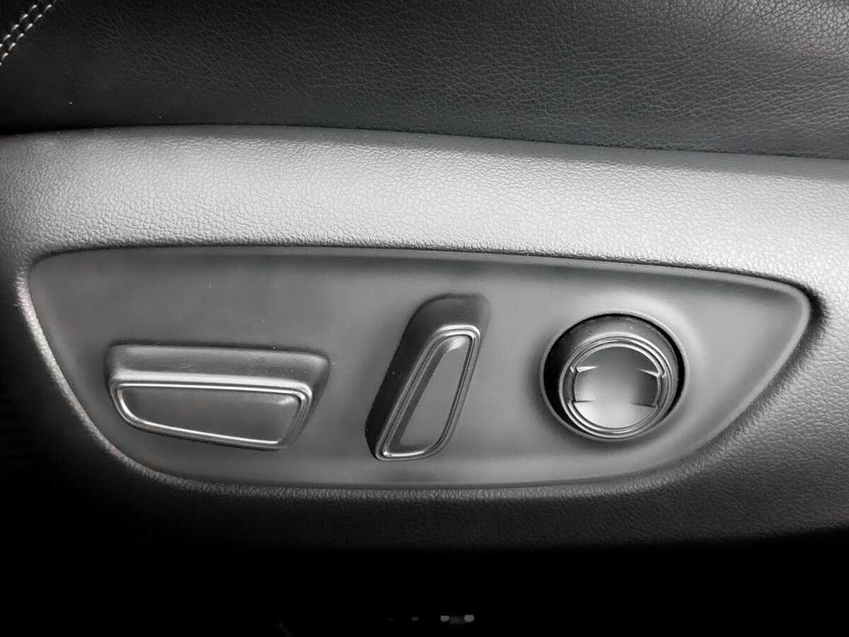 Купить Toyota RAV4 с пробегом. Фото: #16