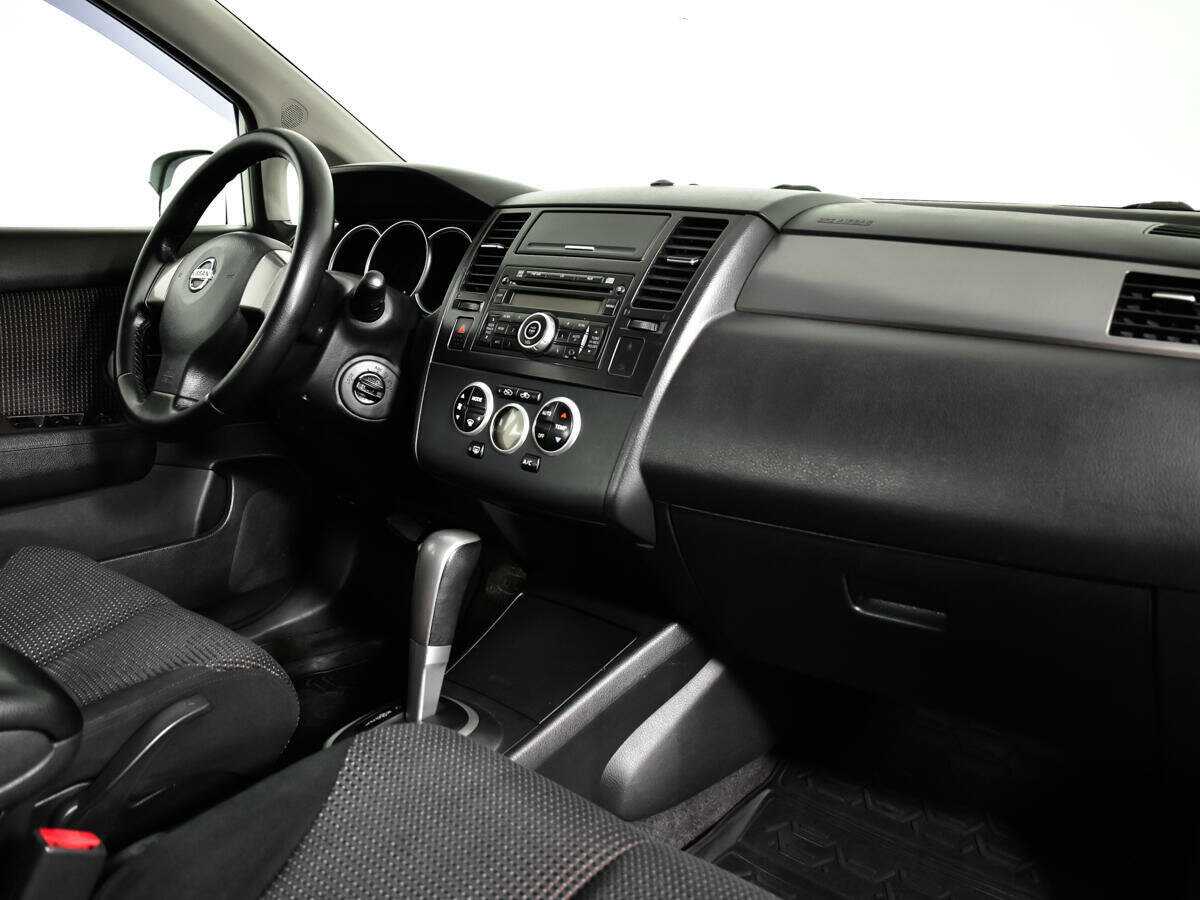 Купить Nissan Tiida с пробегом. Фото: #8