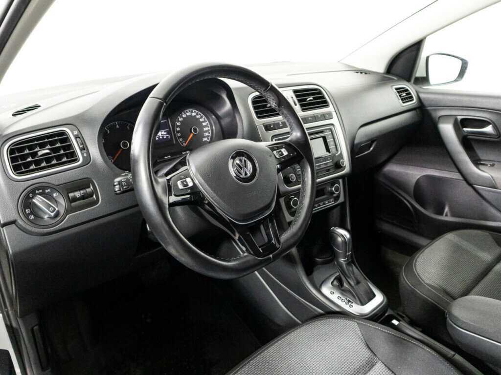 Купить Volkswagen Polo с пробегом. Фото: #10