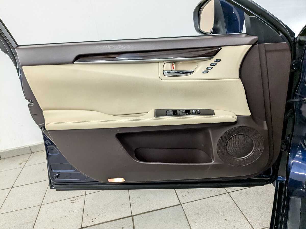 Купить Lexus ES с пробегом. Фото: #18